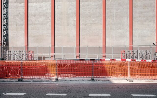 Jak budować dom? System gospodarczy i system zlecony
